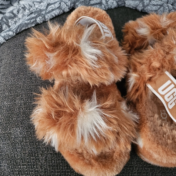 Ugg fuzzy slides - Picture 5 of 6